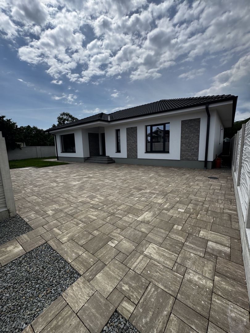 Casa pe un nivel zona Cetate - Poză 2