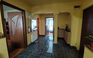 "Apartament 3 camere zona Flora – confort și accesibilitate" - Poză 4