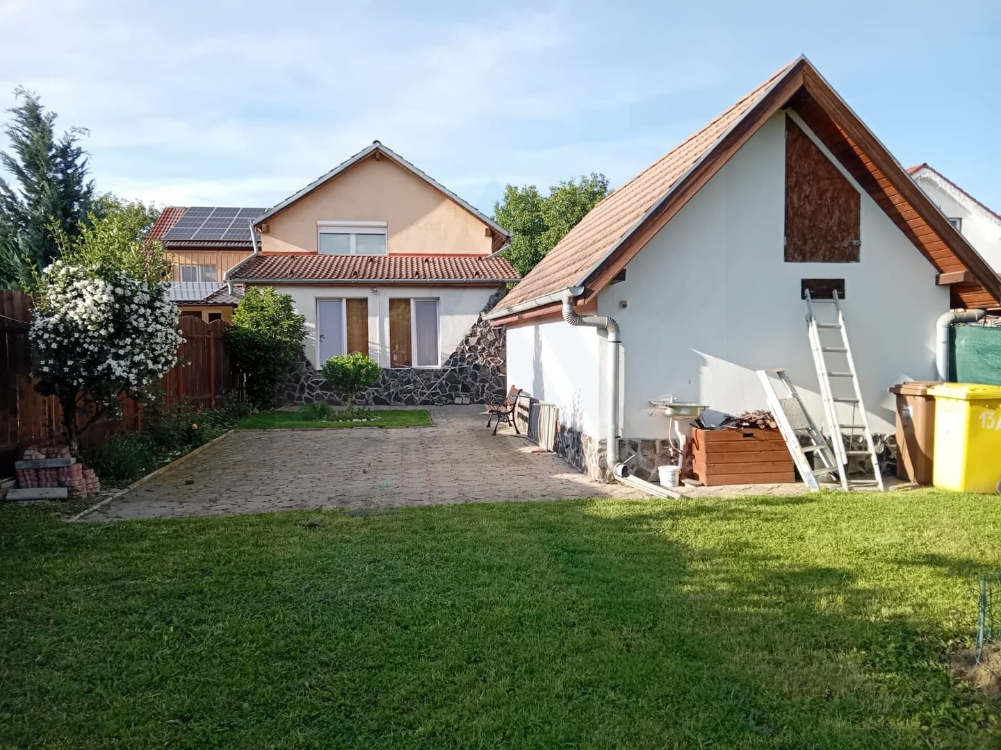 Casa cu etaj 113 mp utili curte libera 350mp garaj cu pod Gusterita - Poză 3