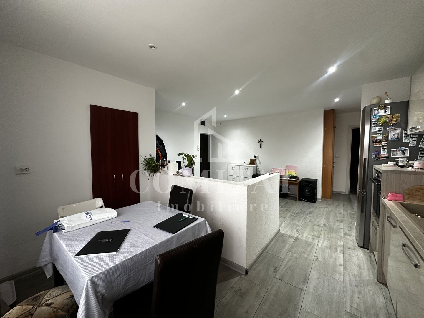 Apartament la etaj intermediar | Parcare subterană | Zona Str Cetatii - Poză 3