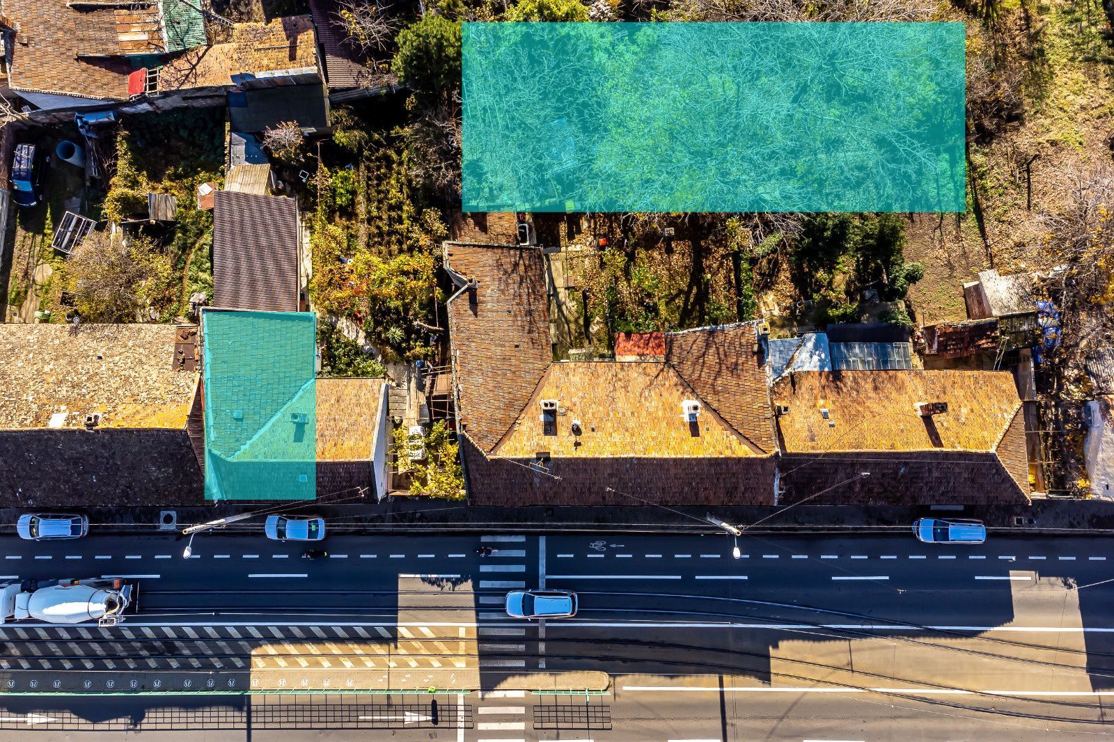 Apartament cu o curte generoasă - Poză 1