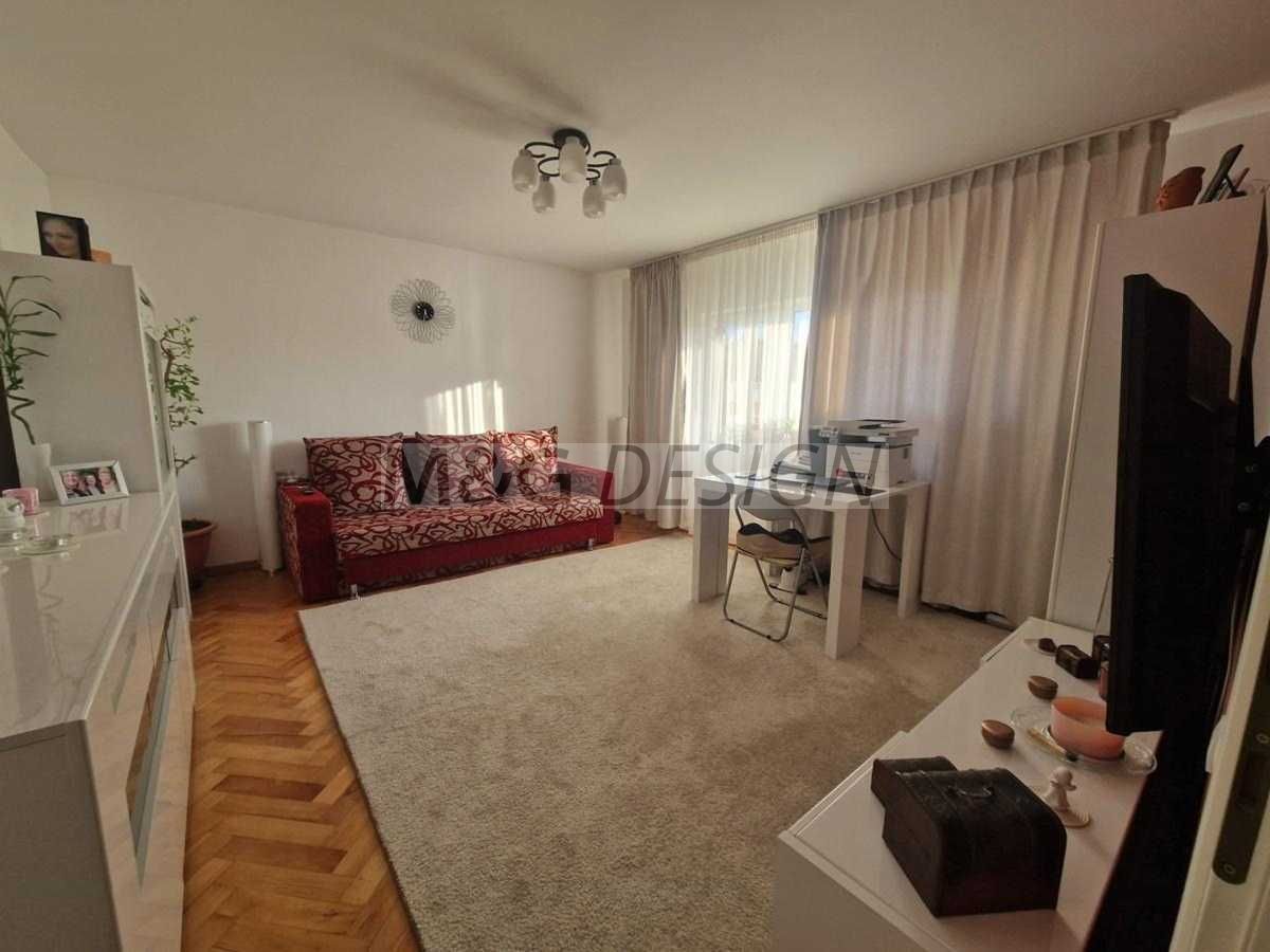 Apartament 3 camere Aradului 2 bai 2 balcoane centrala proprie - Poză 4
