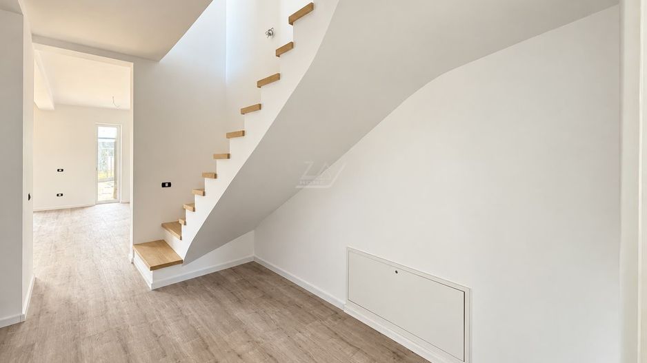 COMISION 0! Duplex finalizat cu 5 camere si 3 bai. Panouri solare. - Poză 7