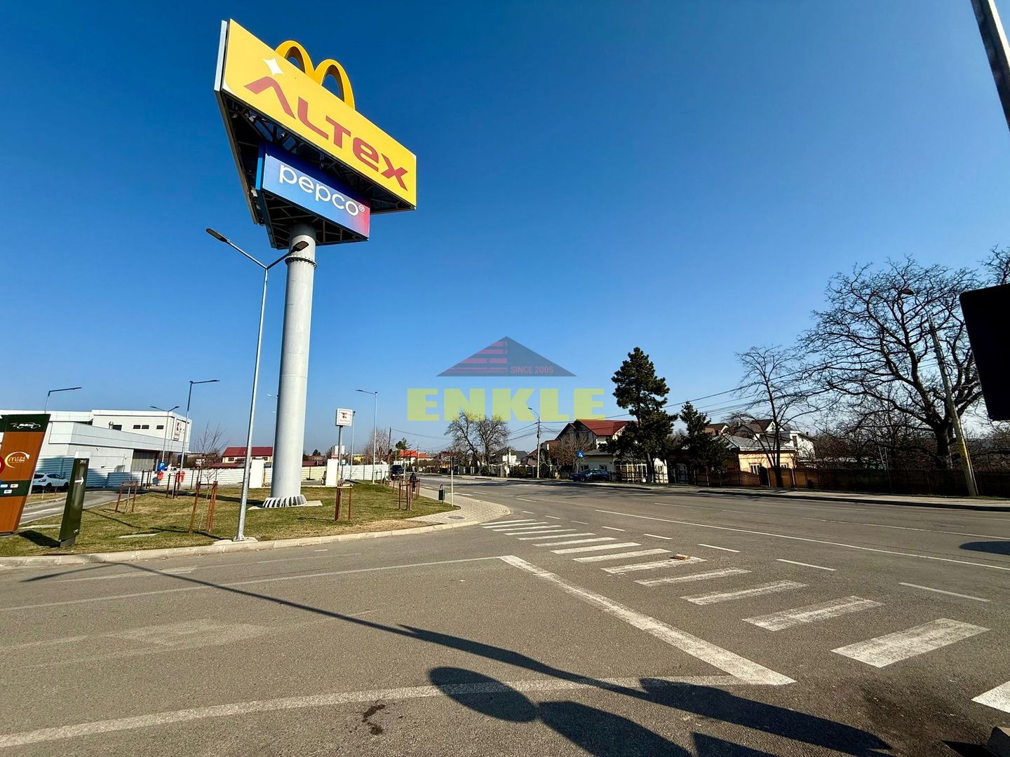 Vand sau inchiriez teren de 4500 mp Botosani zona mc Donalds ! - Poză 1