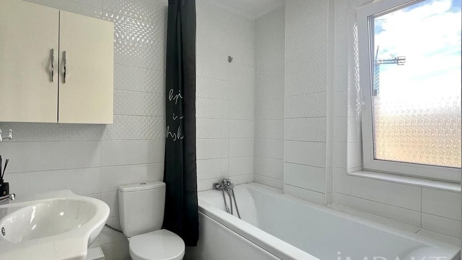 Apartament cu 3 camere si parcare subterana pe Corneliu Coposu - Poză 4