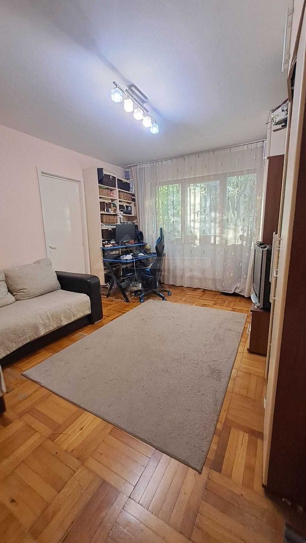 Vânzare apartament cu 2 camere - Poză 5