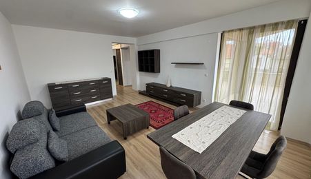 Apartament cu 2 camere, 70mp, terasa, parcare, Zona Centrala