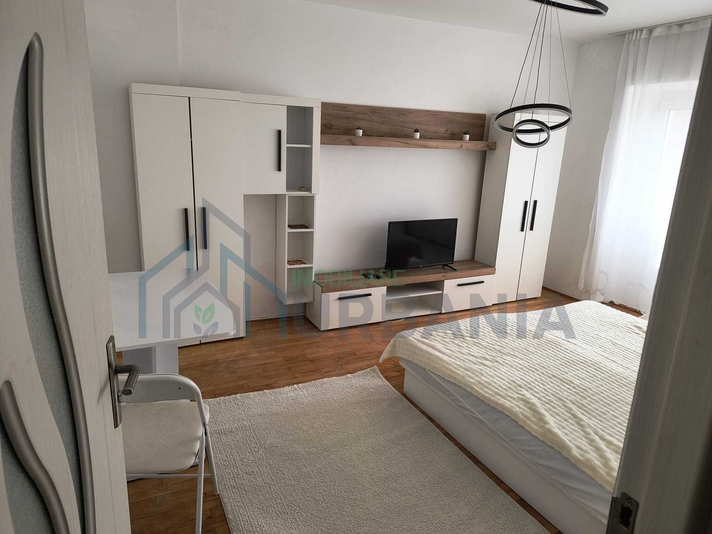 Apartament cu 3 camere în Păcurari, zonă comercială (Kaufland). Camera disponibilă pentru studenți. - Poză 1