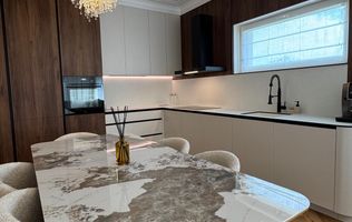 Vila mobilata ultra lux, curte mare, parcare acoperita-500 mp teren
