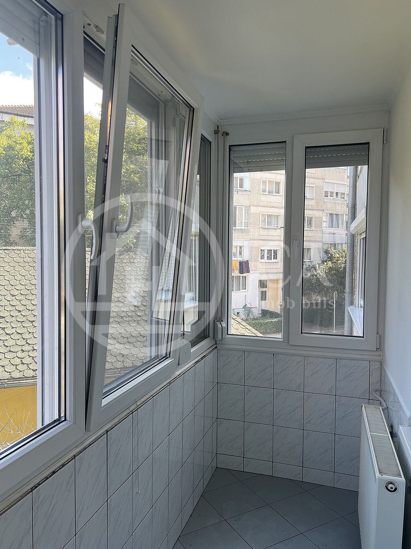 Apartament cu 3 camere de vanzare zona Decebal Oradea - Poză 2