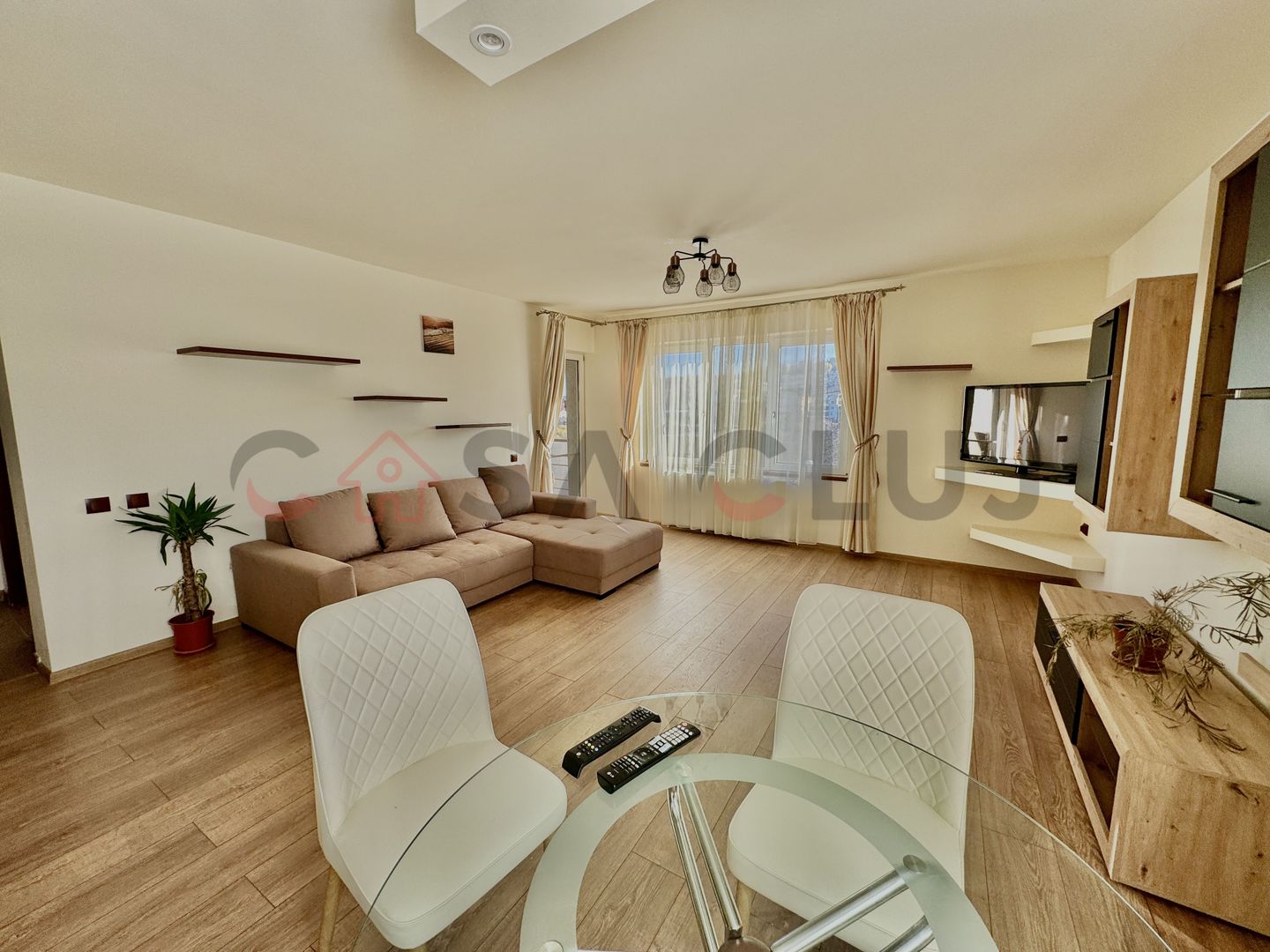 Apartament superb cu 2 camere, renovat , view panoramic, zona Dennver! - Poză 3