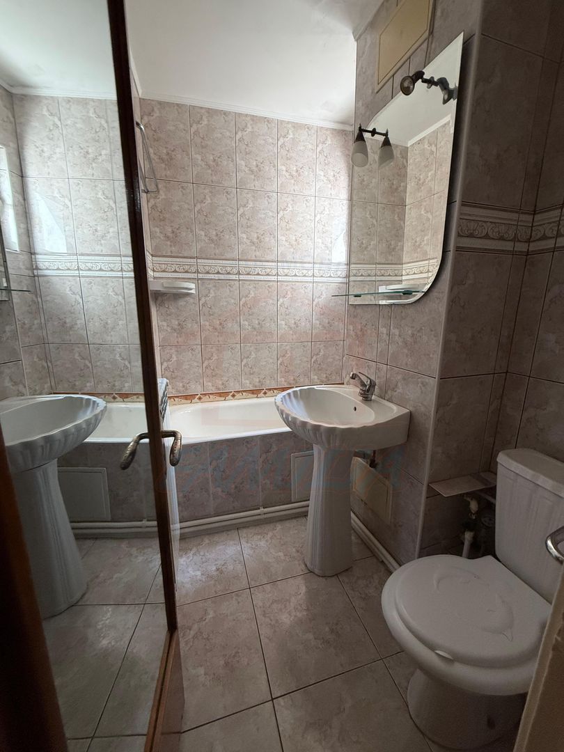 ✨De închiriat 3 camere, Micro 14, 300 Euro/luna - Poză 6