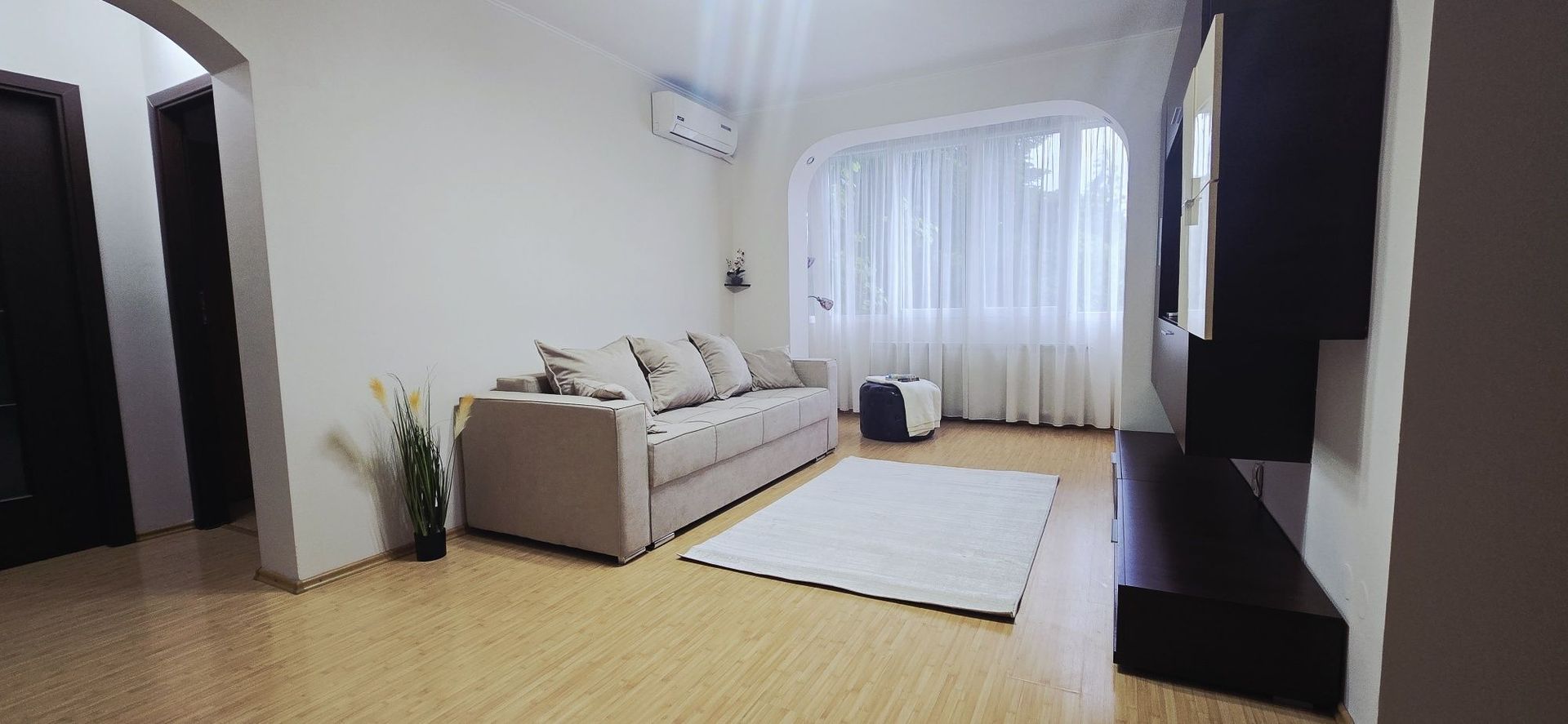 Apartament 3 camere de închiriat – zonă centrală - Poză 2