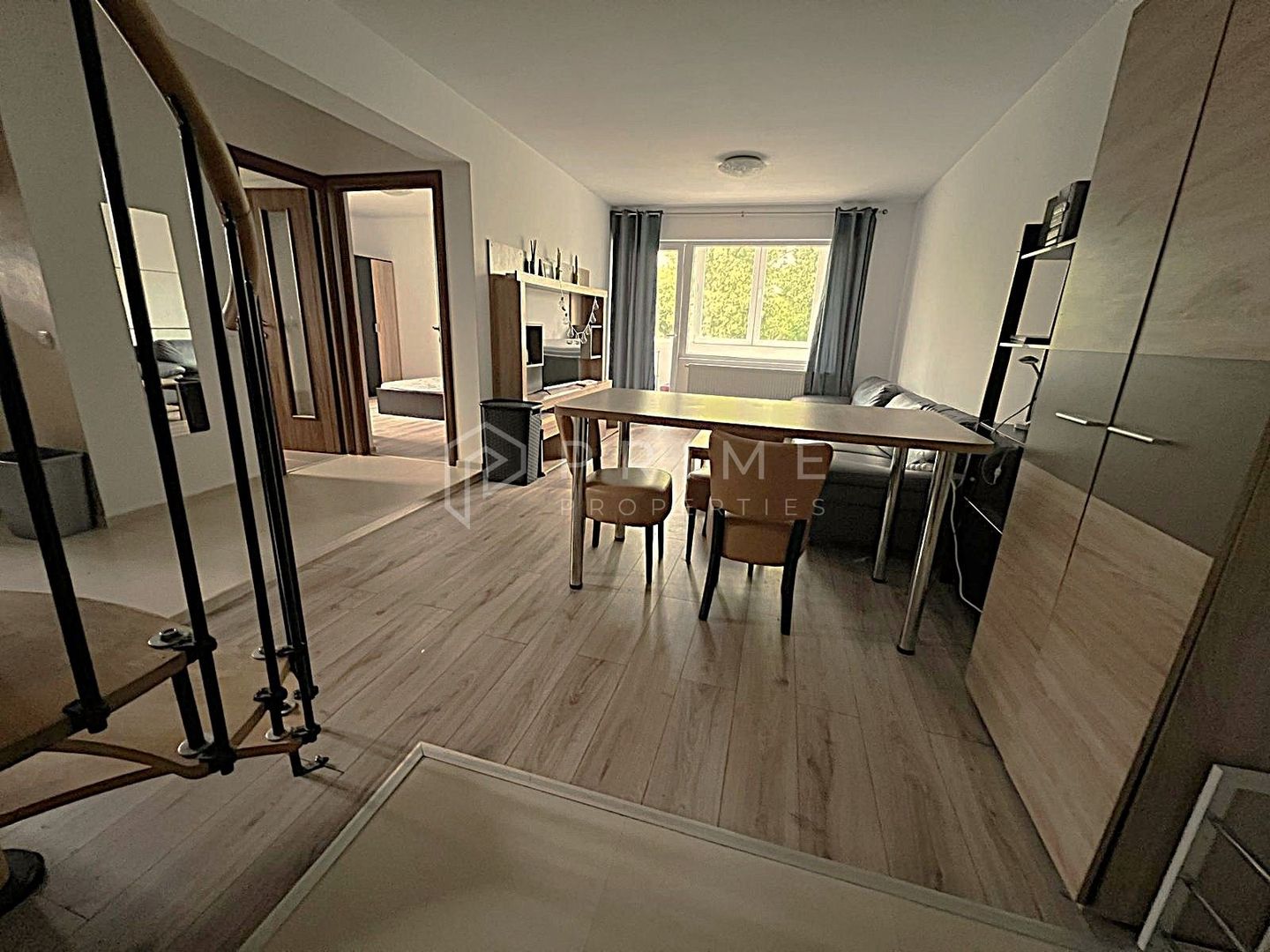 Apartament penthouse modern de vânzare, 4 camere, în Cornișa - Poză 1