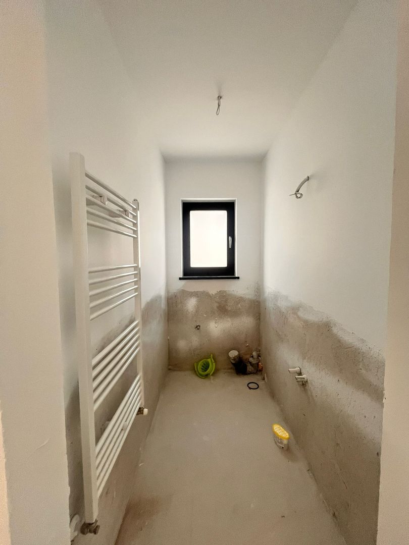 Apartament cu 3 Camere  78 mpI Suceava/Complex La Stejari I1400E/Mp - Poză 12