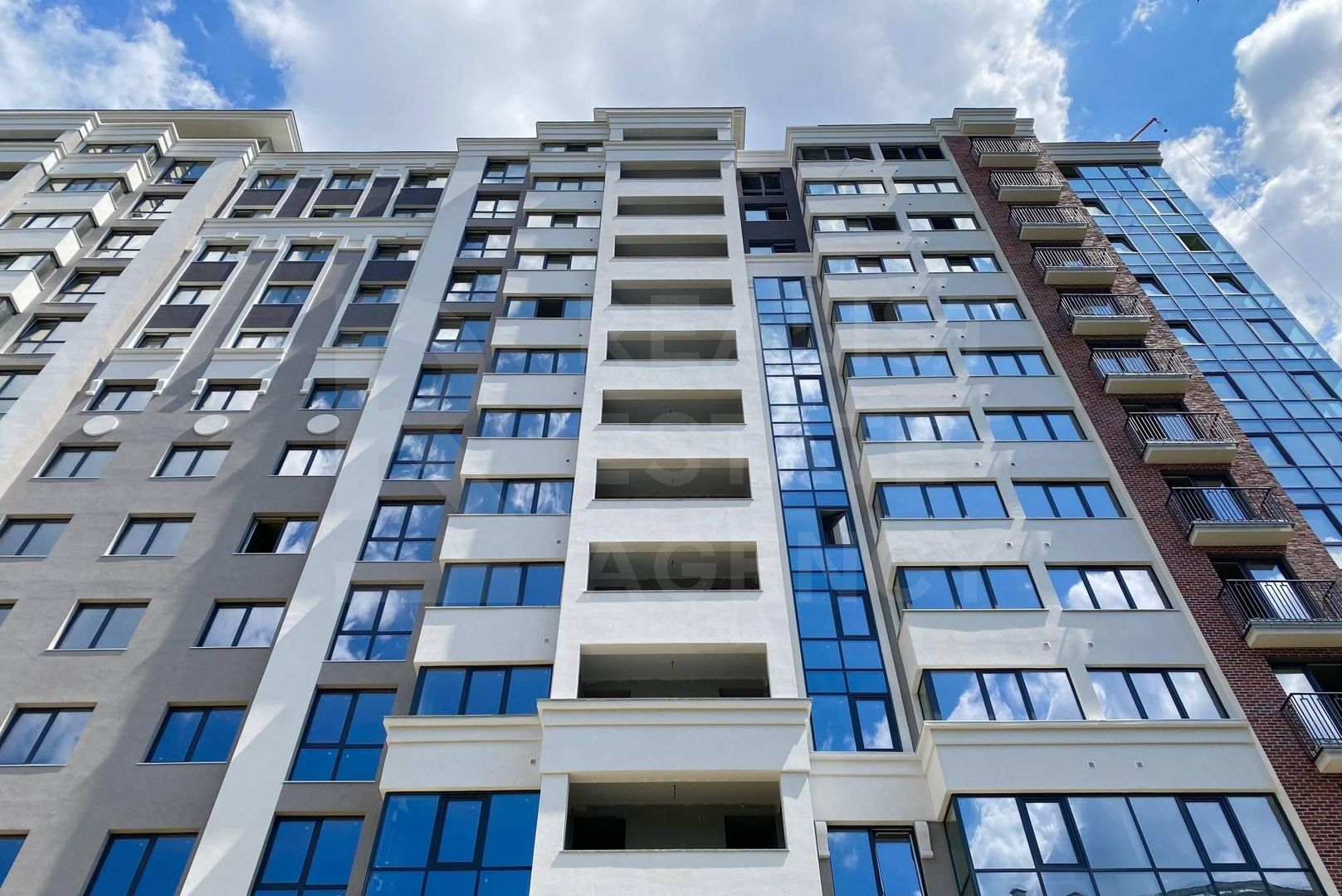 Chirie, apartament, 3 camere, strada Vasile Lupu, Buiucani - Poză 1