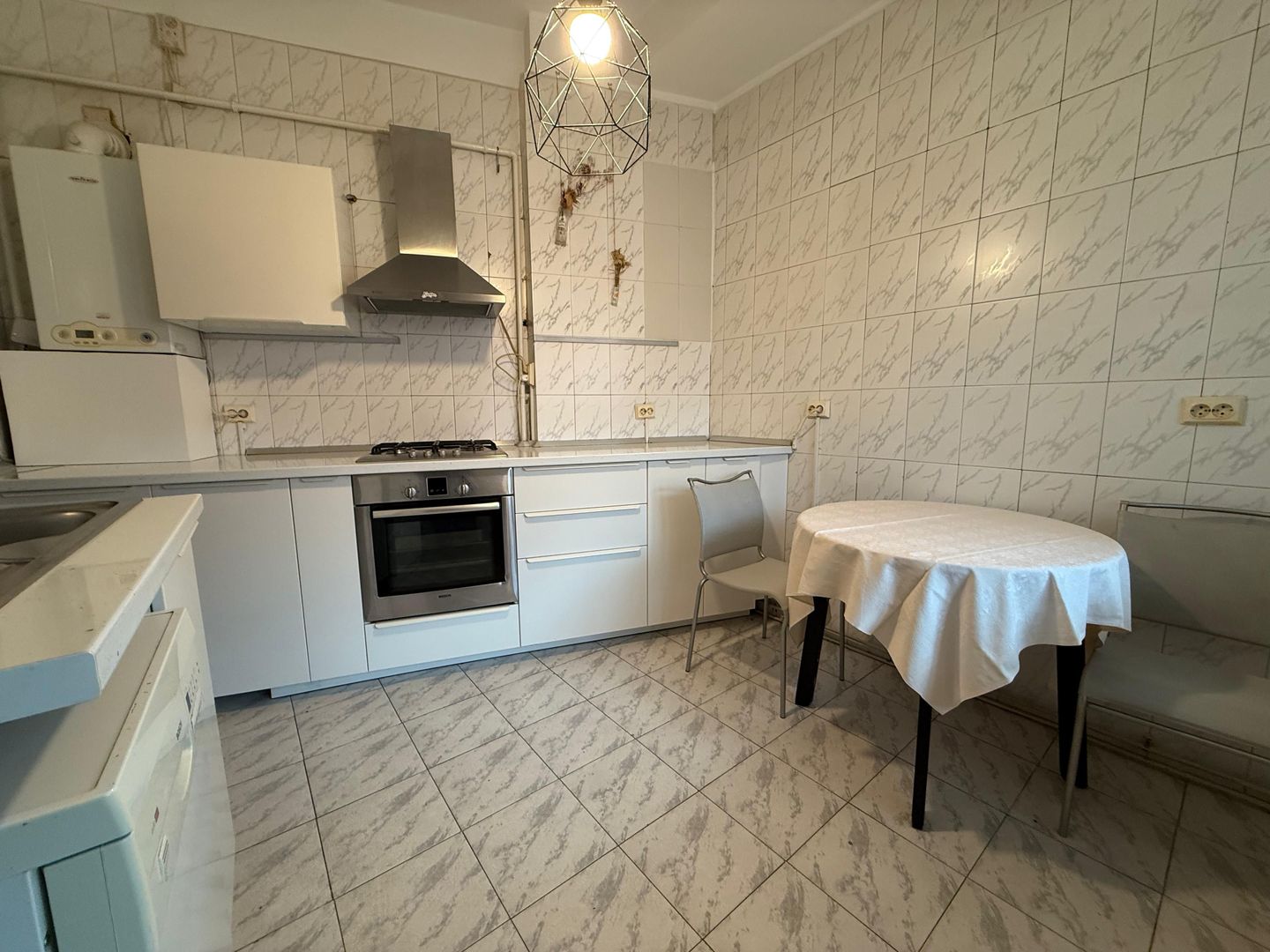 DE ÎNCHIRIAT APARTAMENT 3 CAMERE | VILĂ INTERBELICĂ | CENTRALĂ PROPRIE - Poză 8
