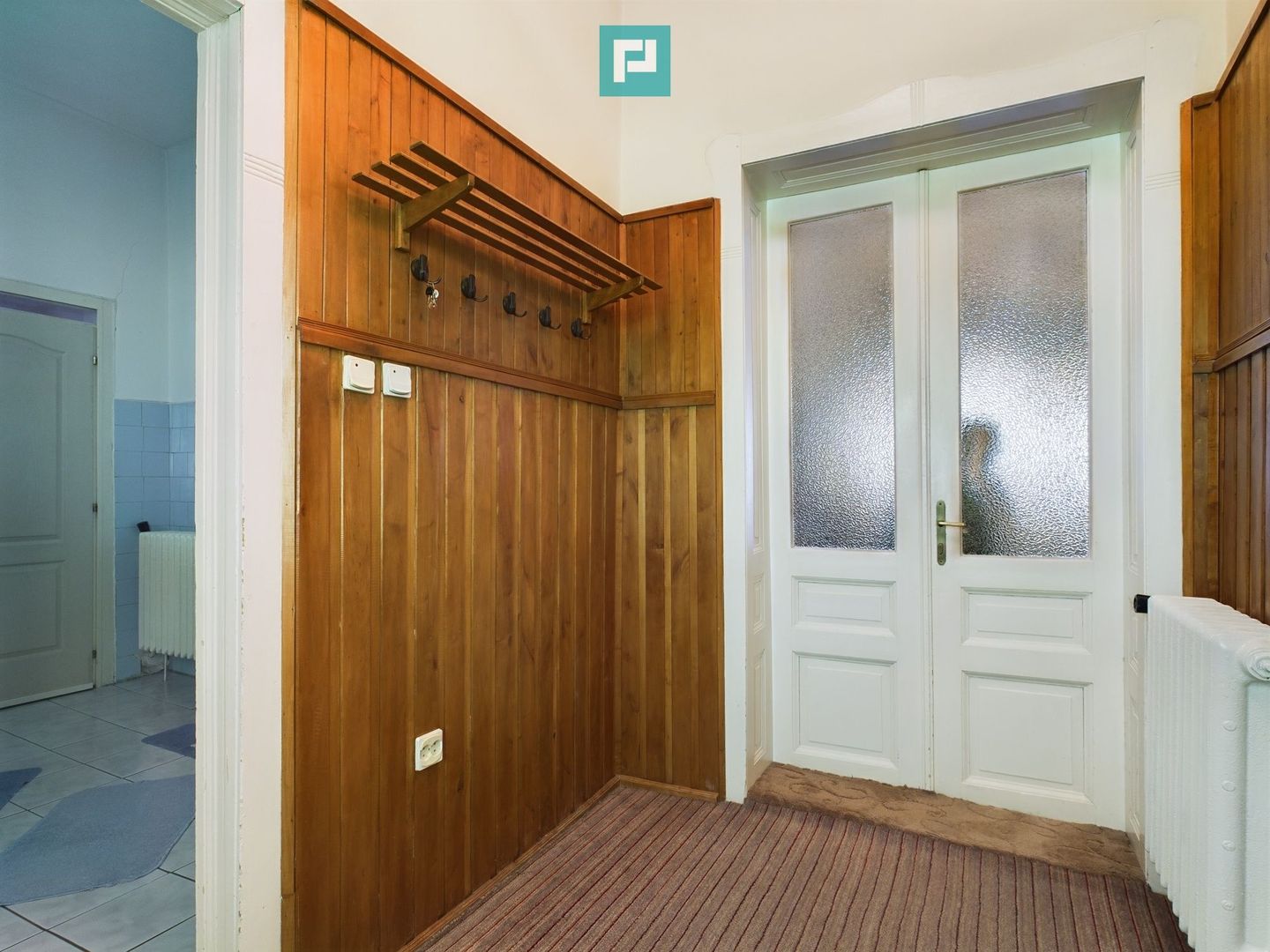 Casă individuală cu teren de 1100 mp și 3 apartamente în curte - Poză 6