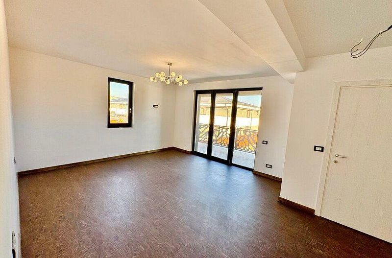 Vila cu bucatarie inclusa -otopeni central - Poză 5