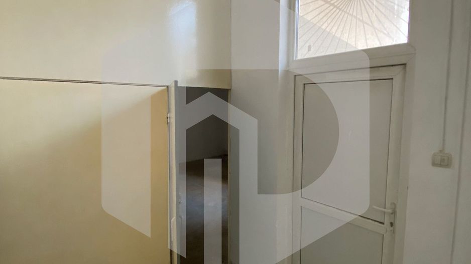 Spatiu comercial de inchiriat- 70 mp- Vasile Aaron- 2 intrari - Poză 4