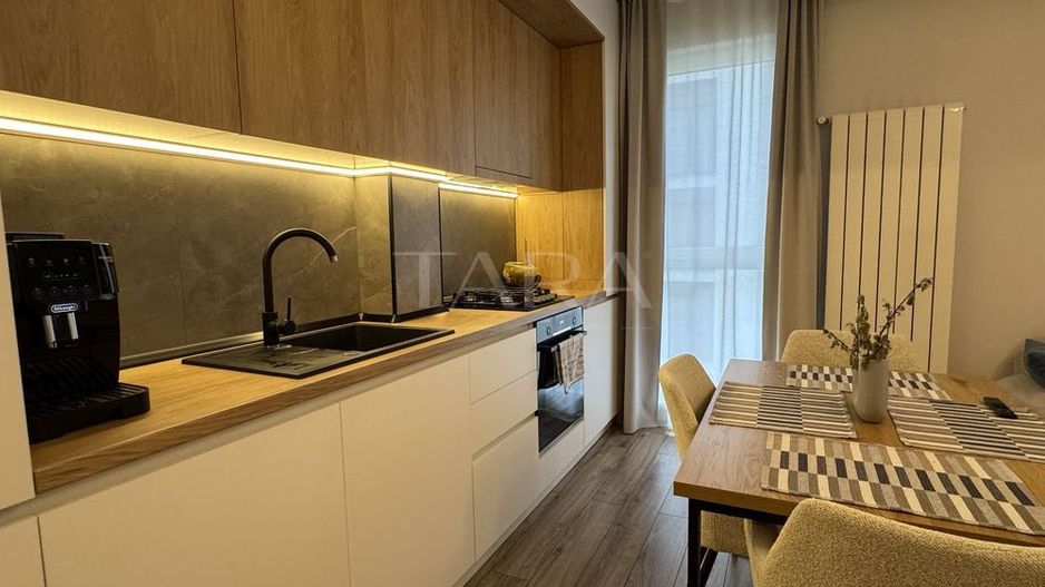 Apartament cu 2 camere de vânzare - Zona Străzii Paris. - Poză 2