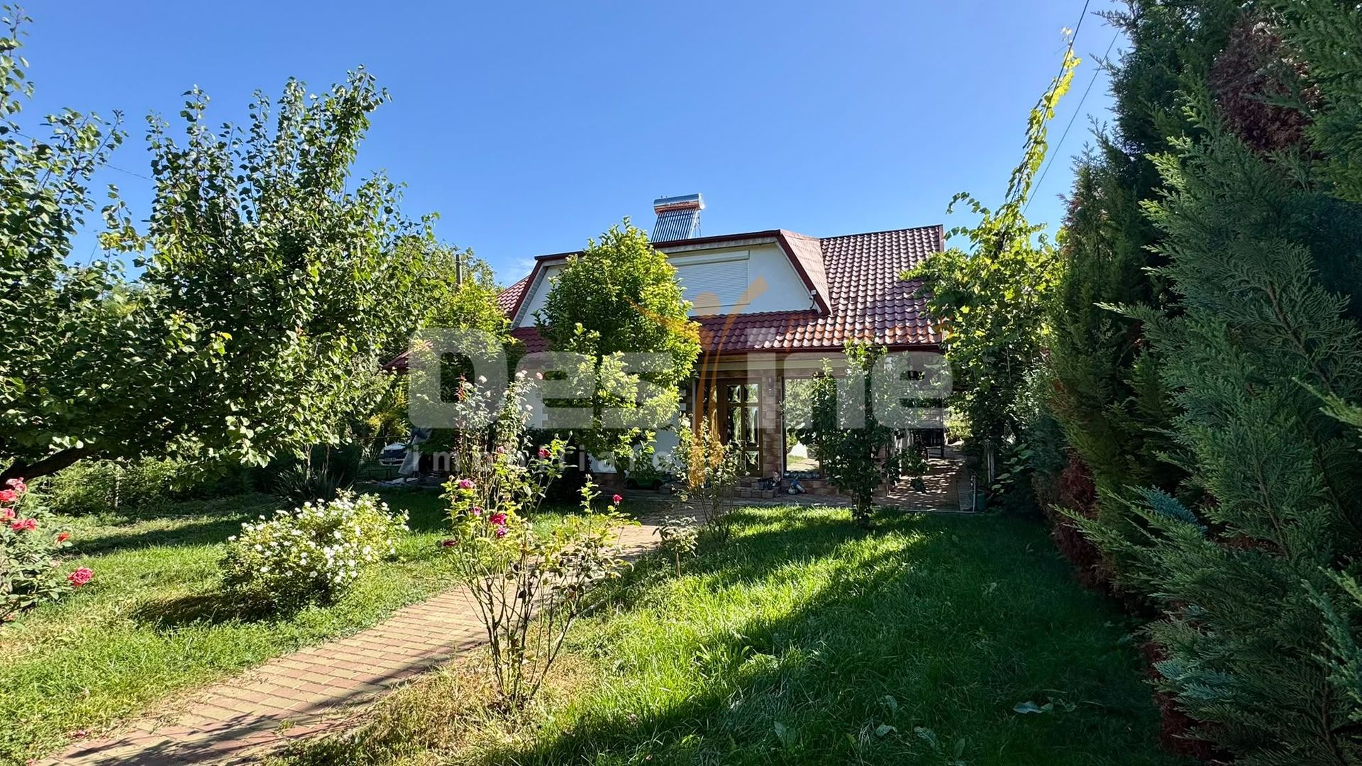 Casa spatioasa cu teren de 800 mp, Muntenii de Jos - 5 camere - Poză 2