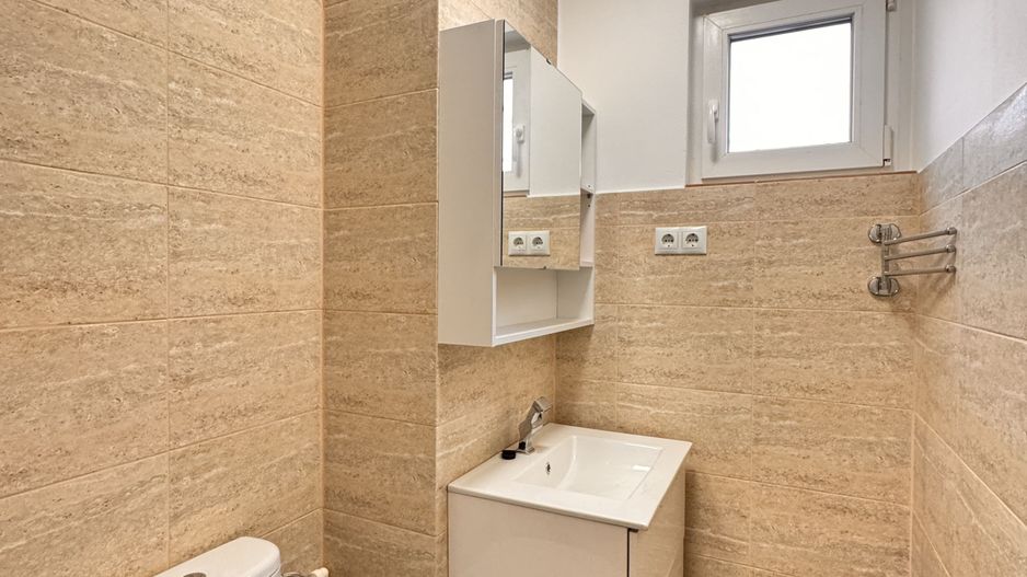 Apartament 3 camere, zonă centrală Oradea - Poză 12