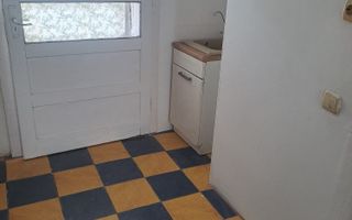Garsoniera la curte comuna zona Traian - Poză 5