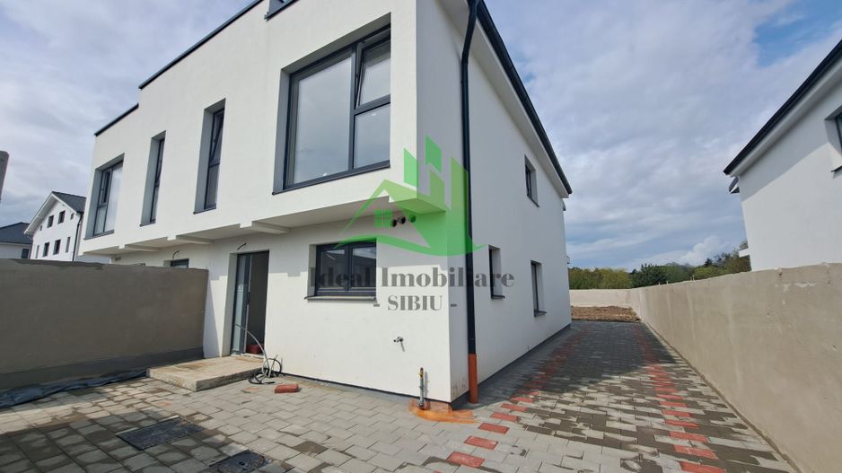 Duplex Modern cu 4 camere si 400 de mpde curte, zona Lidl - Poză 2