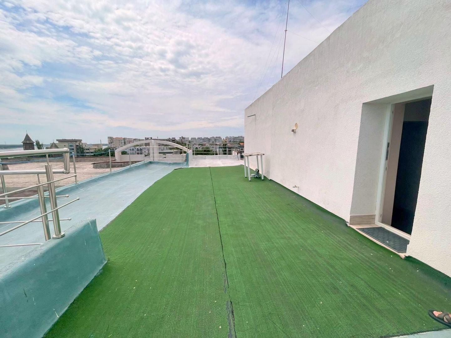 De inchiriat – Apartament cu o camera - Faleza Dunarii - Poză 7