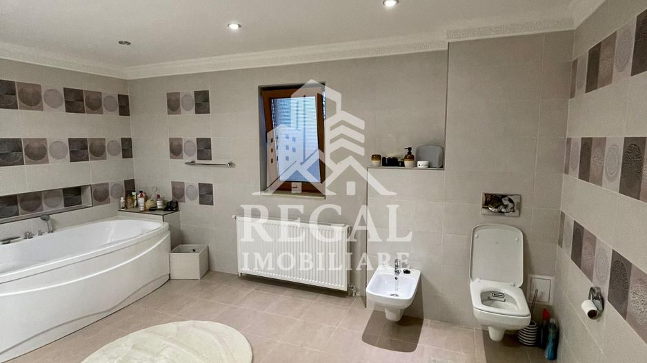 Casă deosebită, finisaje premium, ideală ptr. locuință sau investiție - Poză 6