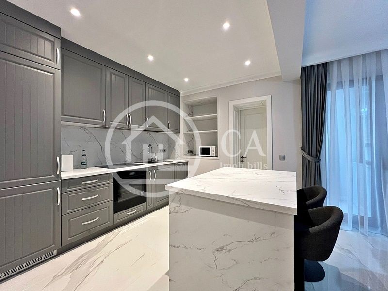 Apartament de închiriat cu 3 camere în zona ULTRACENTRALĂ, Oradea - Poză 2