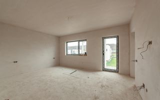 Casă cu 4 camere în Micești la 10 min de Pitesti si 5 min de Mioveni-Arges! - Poză 12