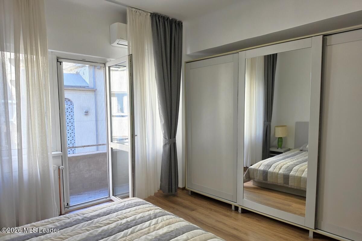 Piata Romana, 4 camere 138 MP total, Etaj 2/9, renovat - utilat, liber - Poză 31