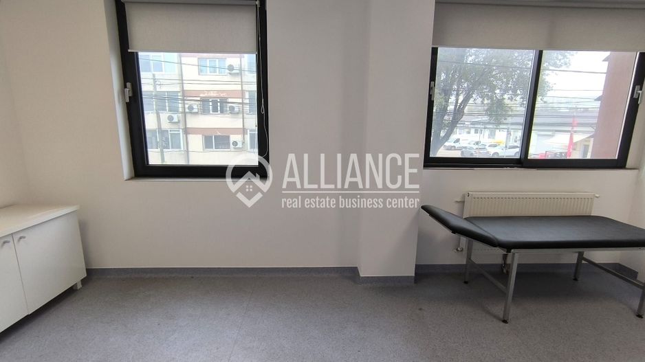 CENTRU ANAF (cod03)- Birou luminos si cochet ! - Poză 3