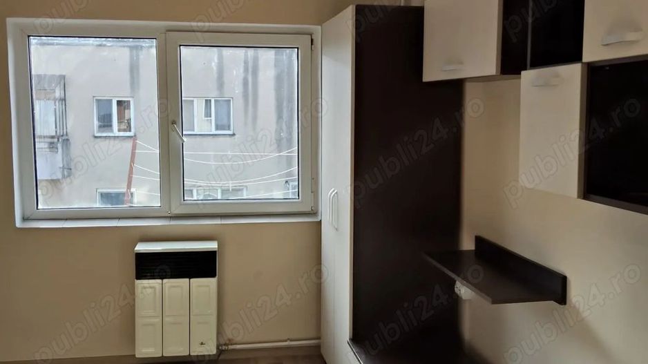 BRASADAS vinde garsonieră situată la etajul 4/ 4 în Micro 17 - Poză 2