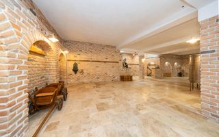 RASNOV| Cladire multifunctionala | 350 mp | Vad turistic si comercial - Poză 3