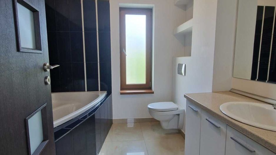 Vila de inchiriat, 4 camere, incalzire in pardosela, curte 800 m2 - Poză 8