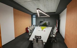 Clădire de birouri integral renovată, de inchiriat – Universitate / Centru Vechi - Poză 2