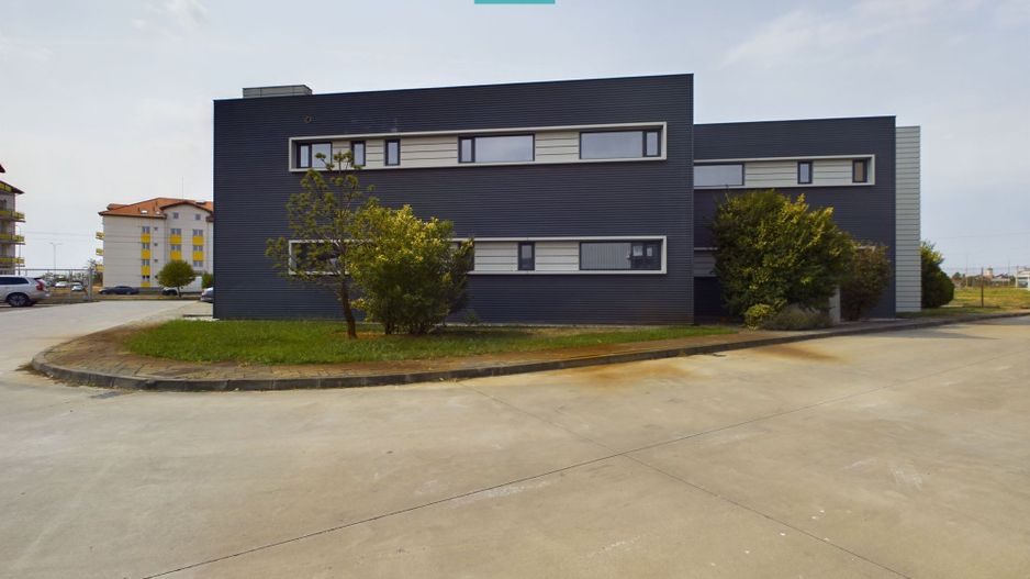 Clădire modernă pentru birouri 340 mp - Poză 2