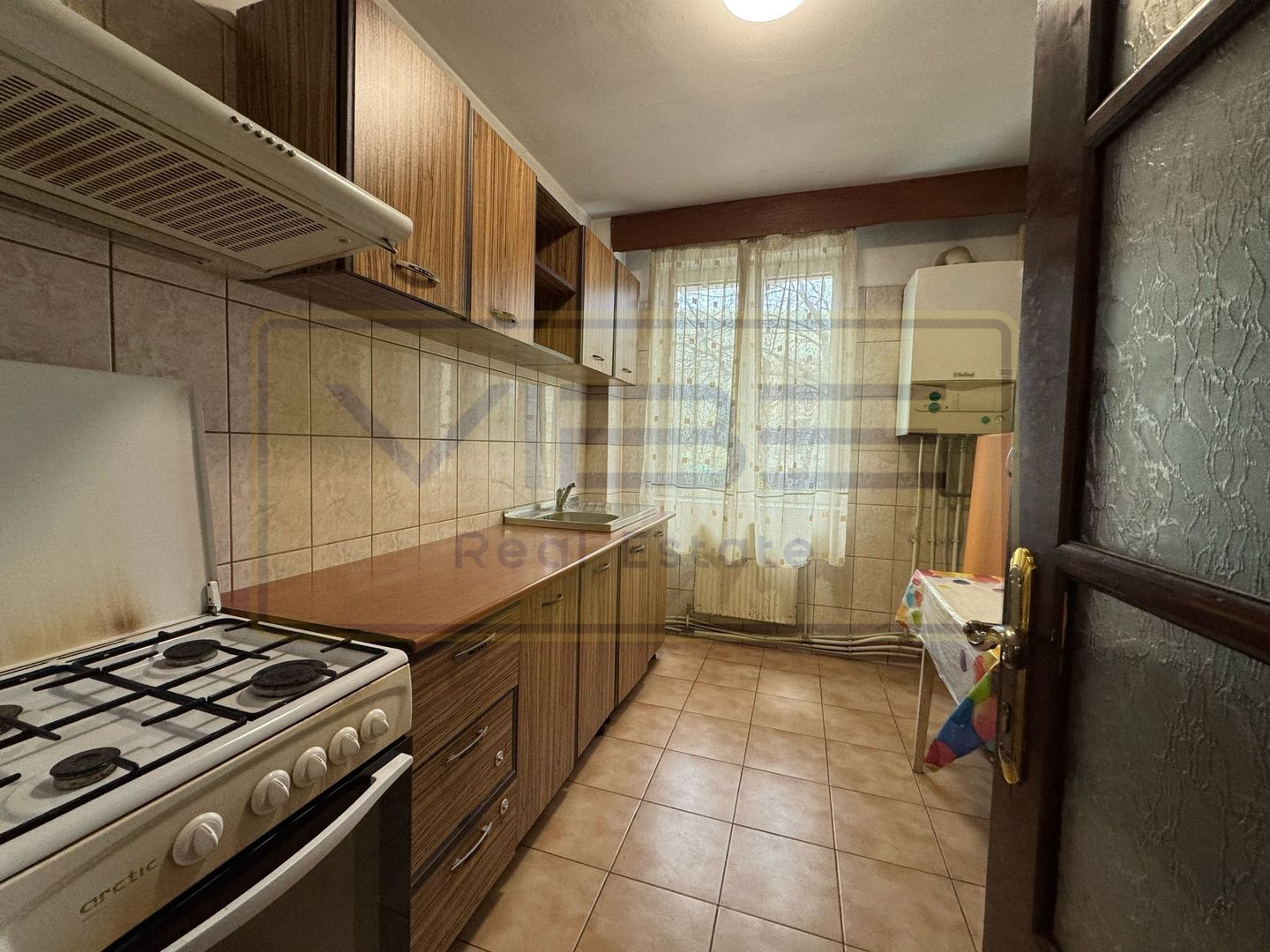 Apartament 2 camere decomandate si living Podu Ros - Poză 10