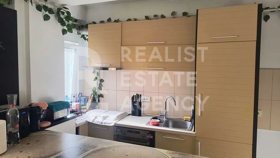 Vânzare, apartament cu 3 camere în zona Militari Residence - Poză 1