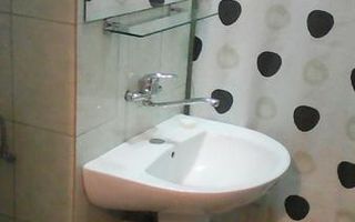 Inhiriez apartament o camera - Poză 1