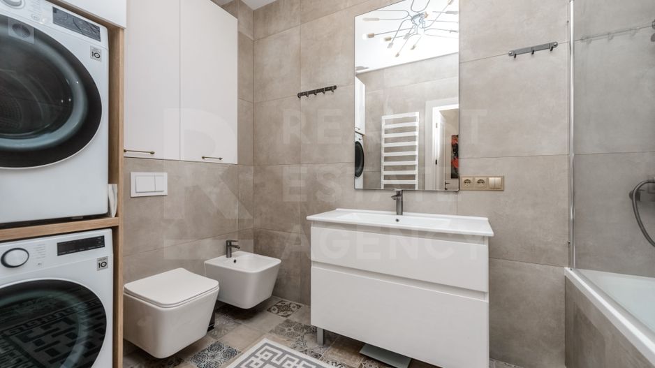 Vânzare, apartament, 2 dormitoare + living- 82 mp, Buiucani - Poză 14