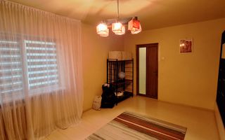 Apartament etaj 3/8 decomandat zona 1 Mai-Sara de vanzare - Poză 2