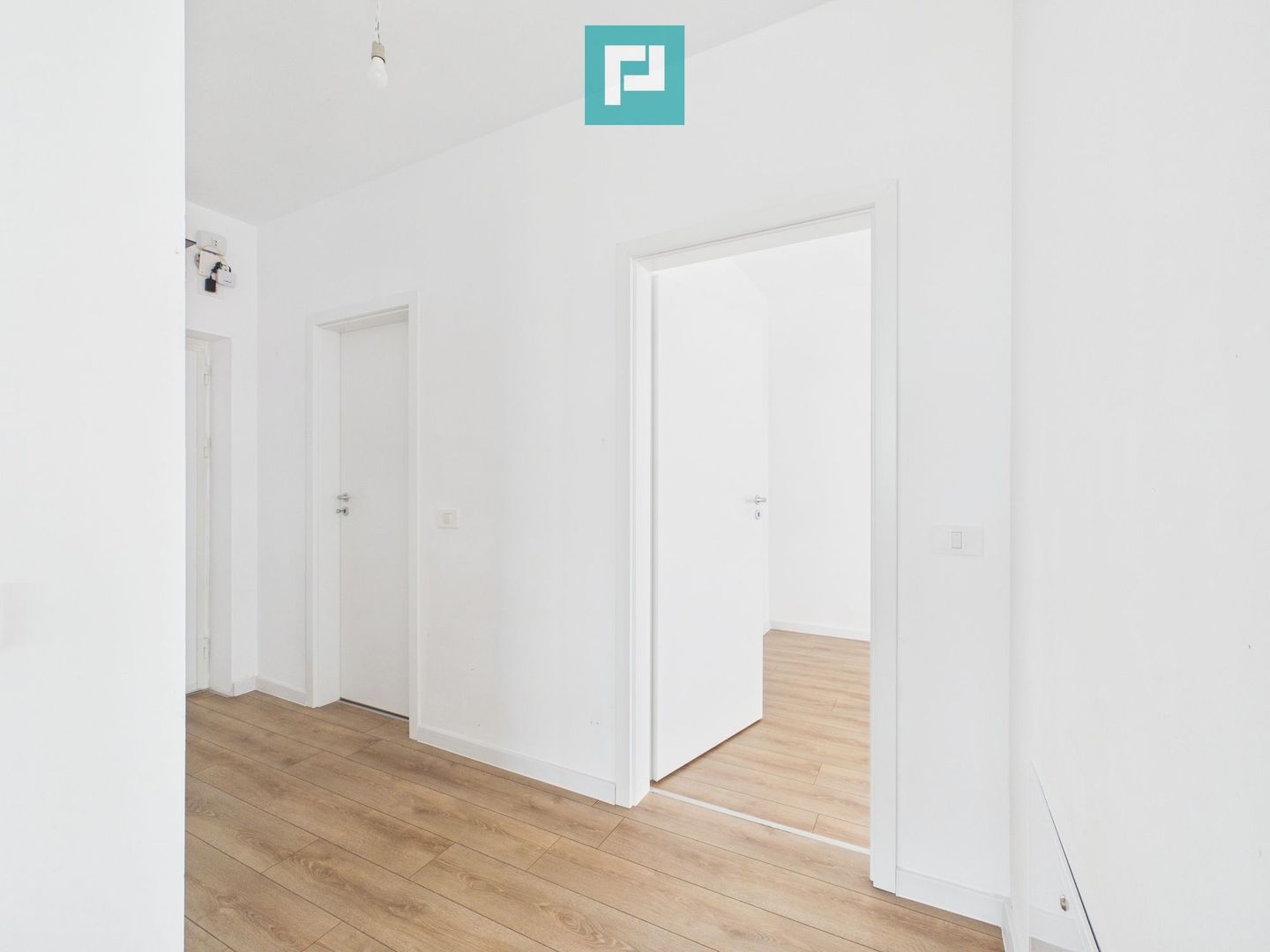 3 camere PREMIUM, terasă 22 mp, etaj 8 - Poză 11