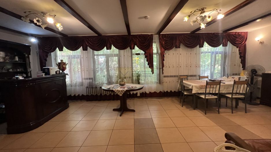 SE VINDE AFACERE LA CHEIE! Pensiunea Vila Verde, zona Garii - Poză 10