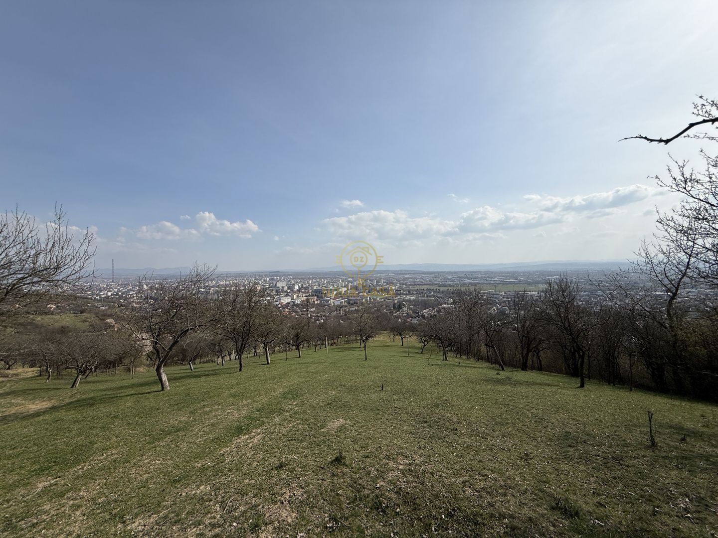 OPORTUNITATE !Teren 1 Hectar Strada Nucului -PRIVELISTE PANORAMICA - Poză 2