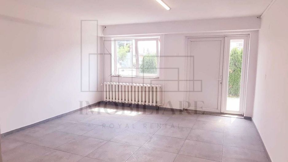 Spațiu comercial stradal de închiriat – 45 mp + 20 mp exterior - Poză 2