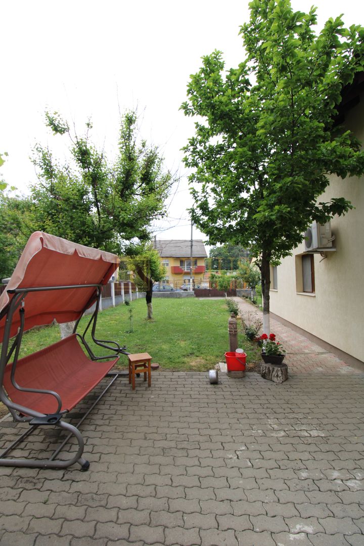 3 camere, curte comuna, centrala proprie. - Poză 16